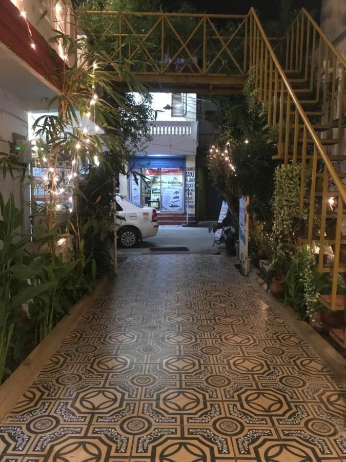 Silver Moon Guest House Mamallapuram Esterno foto