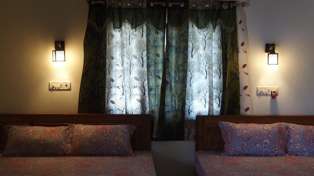 Silver Moon Guest House Mamallapuram Esterno foto